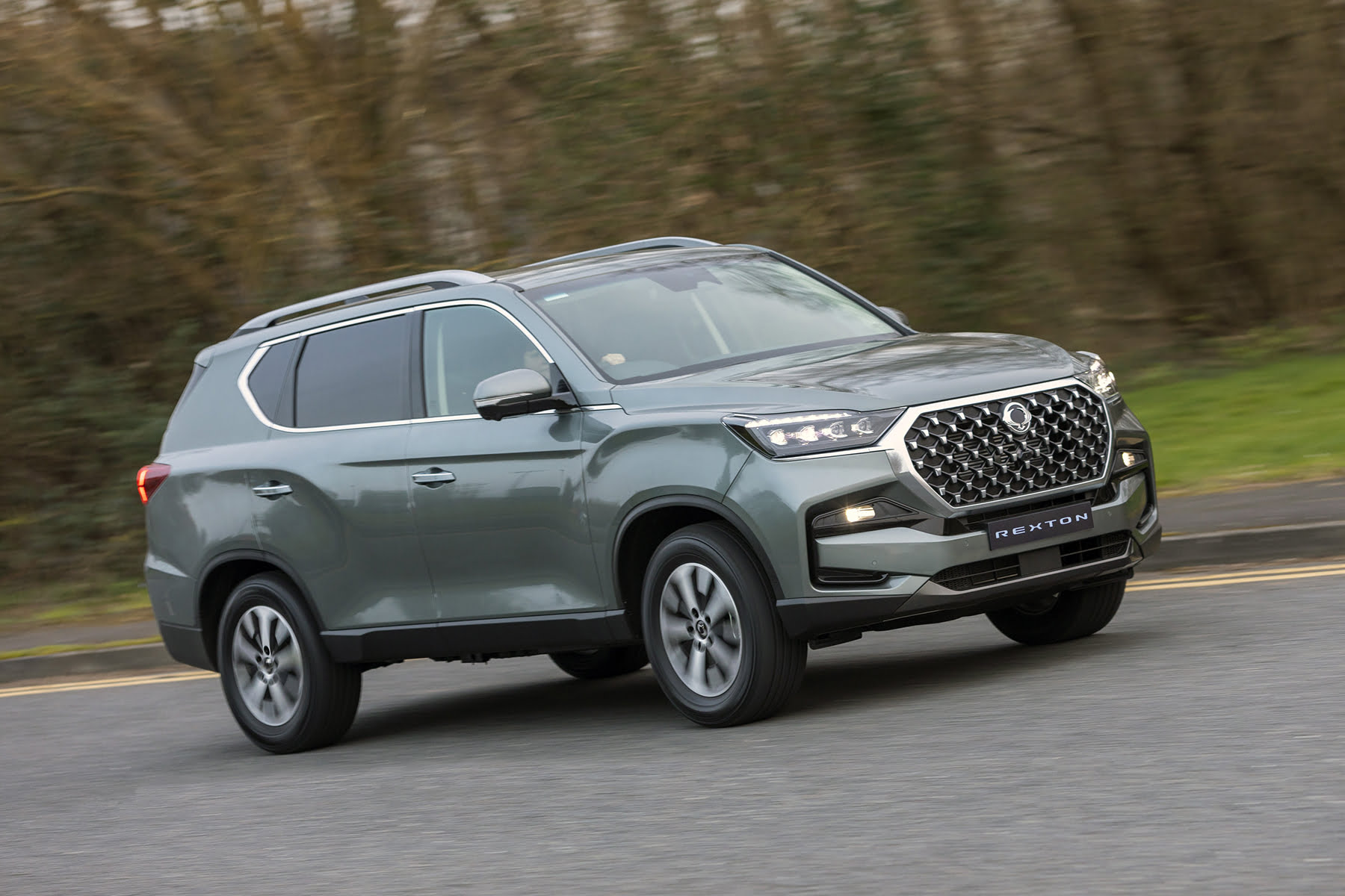 2021 Ssangyong Rexton front view | Expert Rating